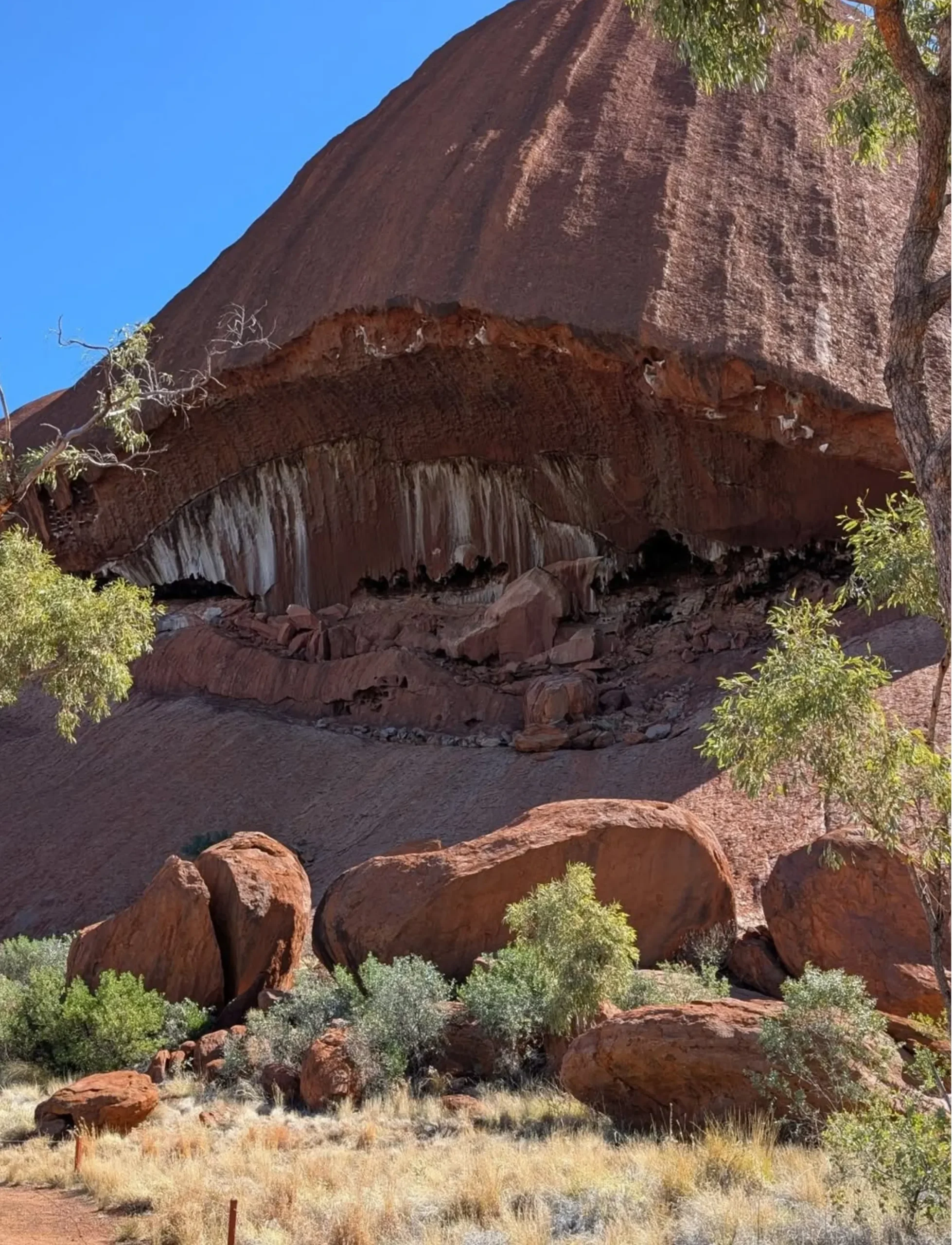 what happens when Uluru rains